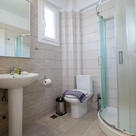 The Papoutsakis Appartement