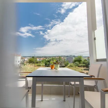 The Papoutsakis 公寓